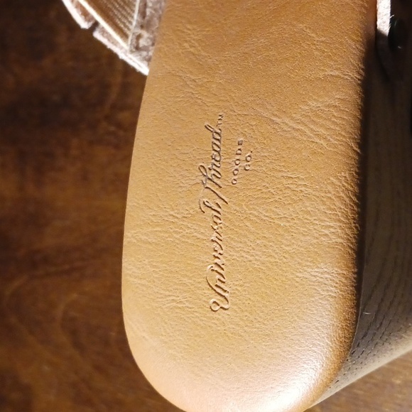 Universal Thread Sandals - Picture 5 of 6